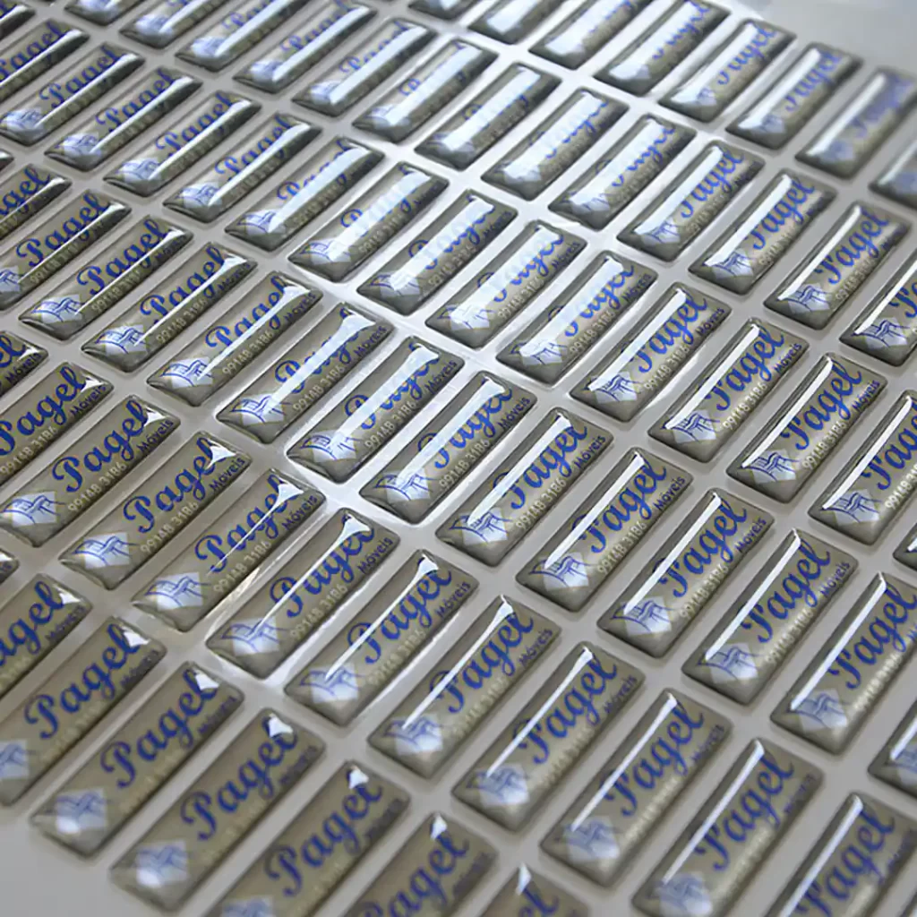 Etiquetas Siliconadas Resinadas para Móveis
